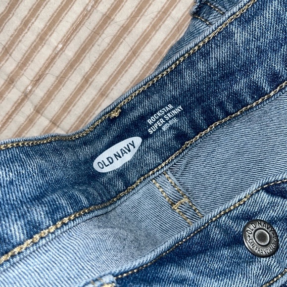 Old navy rockstar super skinny mid rise jeans - Picture 3 of 4